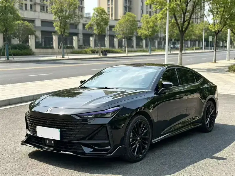 2022 Changan UNI-V с пробегом 40 000 км