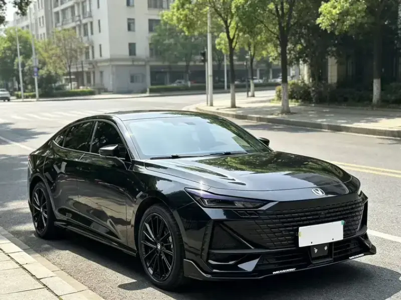 2022 Changan UNI-V с пробегом 40 000 км