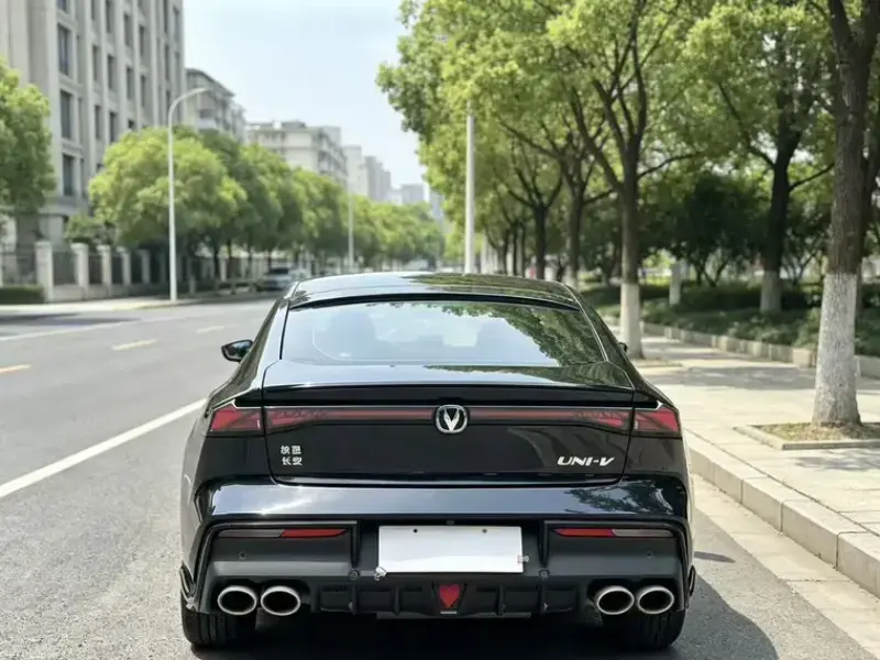 2022 Changan UNI-V с пробегом 40 000 км