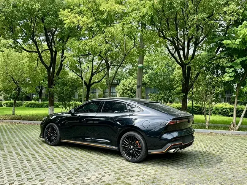2025 Changan UNI-V с пробегом 1 000 км