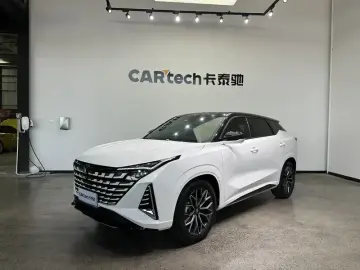 2025 Changan UNI-Z с пробегом 15 000 км