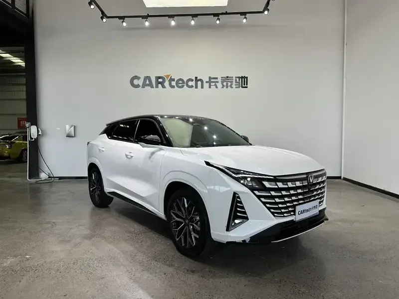 2025 Changan UNI-Z с пробегом 15 000 км