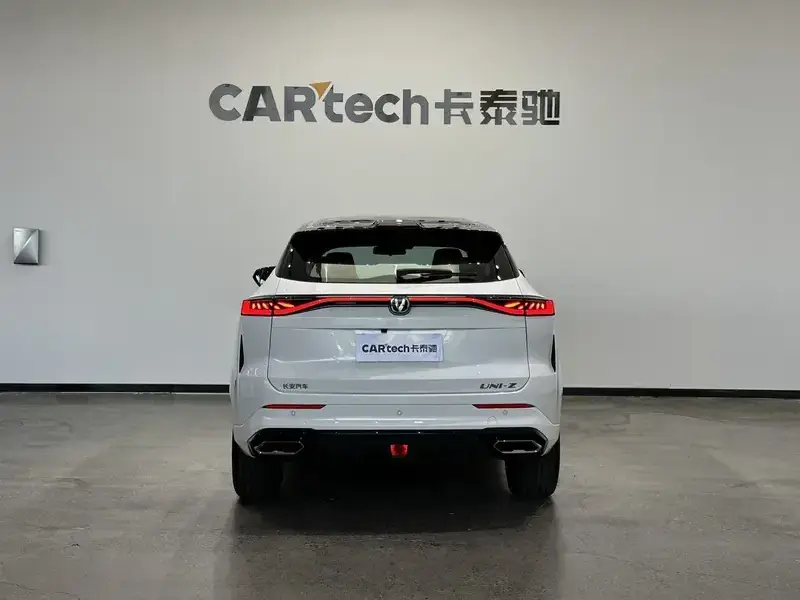 2025 Changan UNI-Z с пробегом 15 000 км