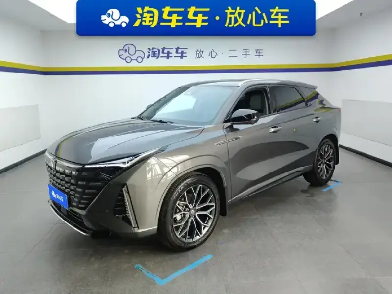 2025 Changan UNI-Z с пробегом 8 000 км