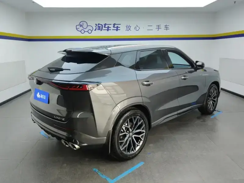 2025 Changan UNI-Z с пробегом 8 000 км