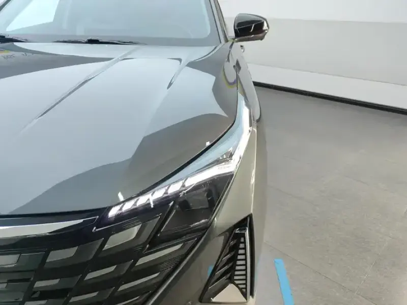 2025 Changan UNI-Z с пробегом 8 000 км