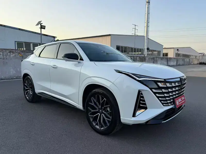 2025 Changan UNI-Z с пробегом 3 000 км