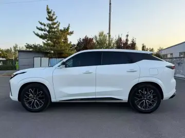 2025 Changan UNI-Z с пробегом 3 000 км