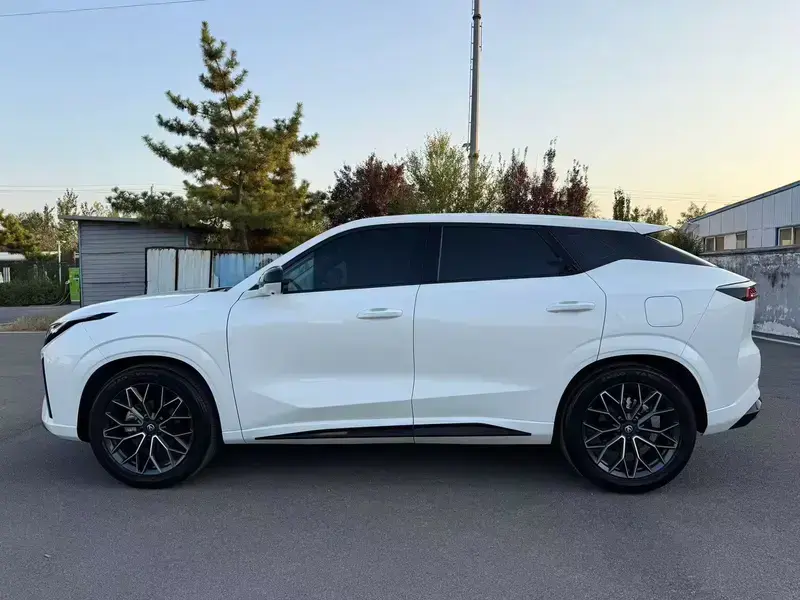 2025 Changan UNI-Z с пробегом 3 000 км