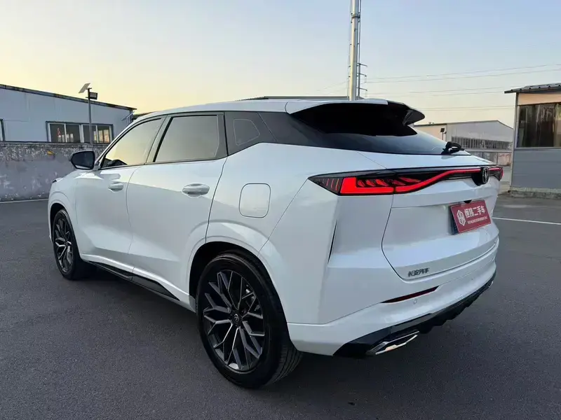2025 Changan UNI-Z с пробегом 3 000 км