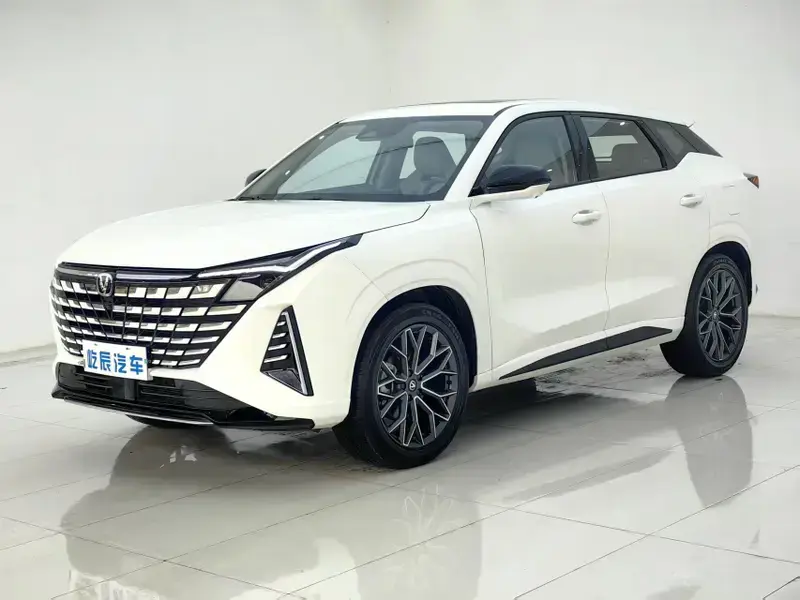 2025 Changan UNI-Z с пробегом 2 000 км