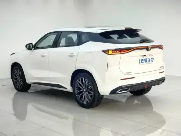 2025 Changan UNI-Z с пробегом 2 000 км