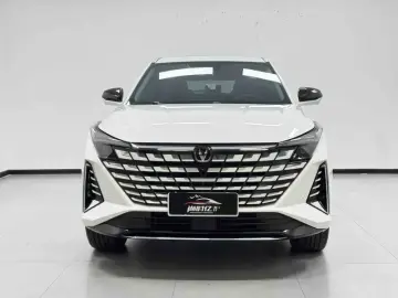2025 Changan UNI-Z с пробегом 18 000 км