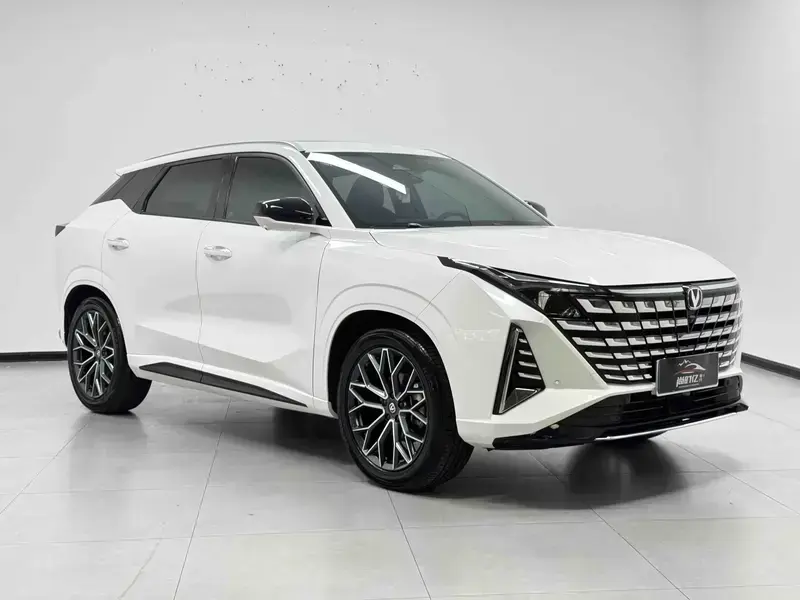 2025 Changan UNI-Z с пробегом 18 000 км