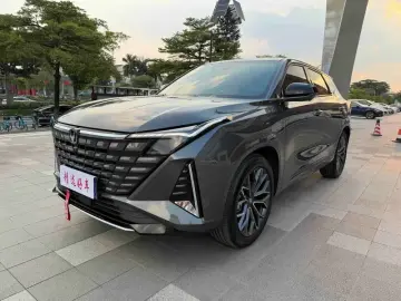 2025 Changan UNI-Z с пробегом 8 000 км