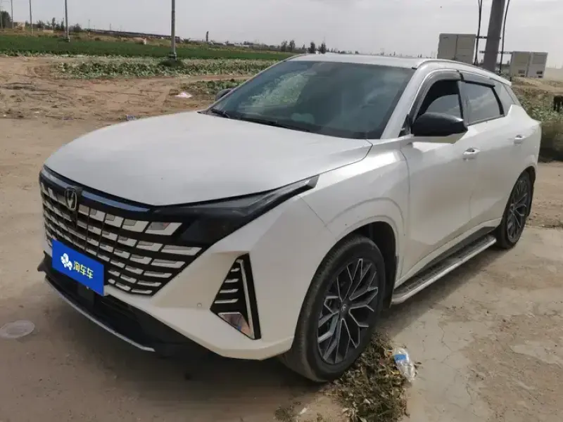 2025 Changan UNI-Z с пробегом 30 000 км