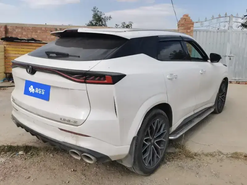 2025 Changan UNI-Z с пробегом 30 000 км