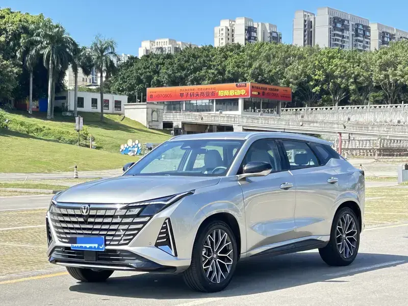 2025 Changan UNI-Z с пробегом 12 900 км