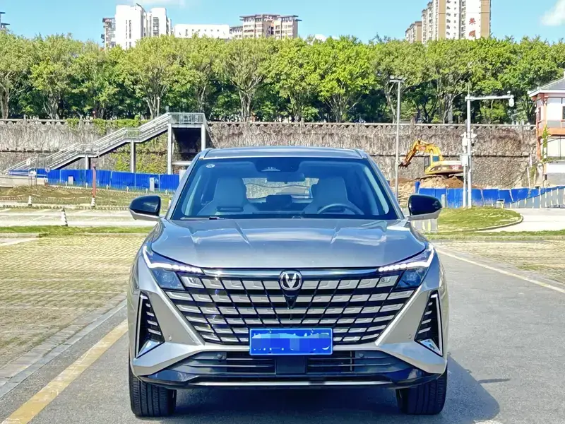 2025 Changan UNI-Z с пробегом 12 900 км