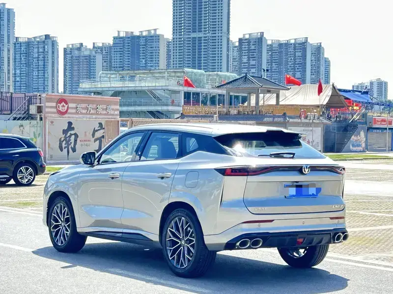 2025 Changan UNI-Z с пробегом 12 900 км