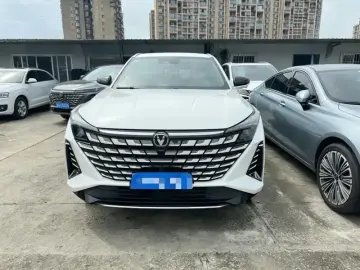 2025 Changan UNI-Z с пробегом 8 000 км