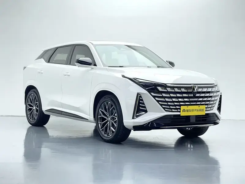 2025 Changan UNI-Z с пробегом 5 100 км