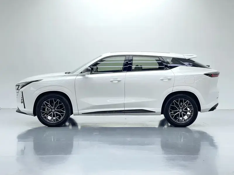 2025 Changan UNI-Z с пробегом 5 100 км