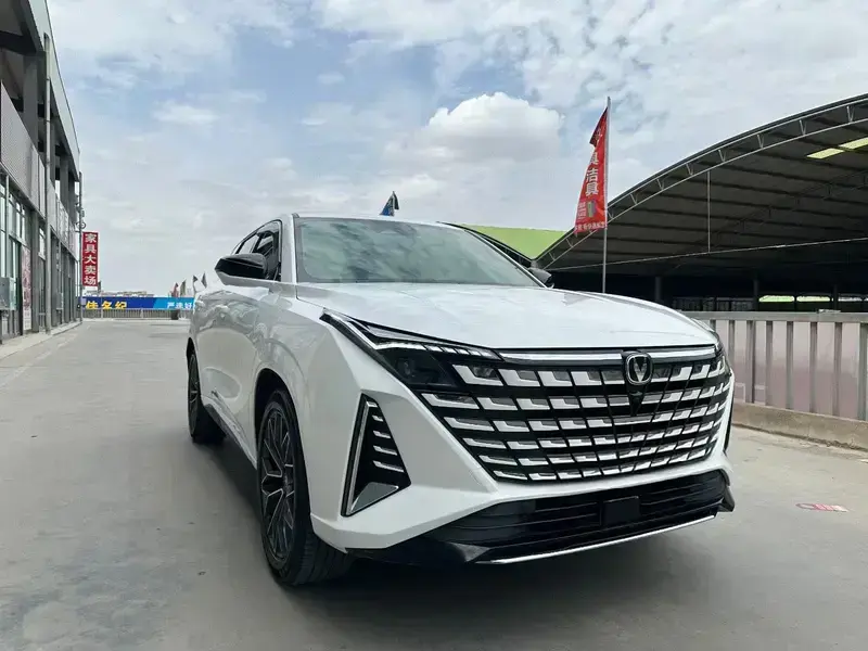 2025 Changan UNI-Z с пробегом 23 000 км