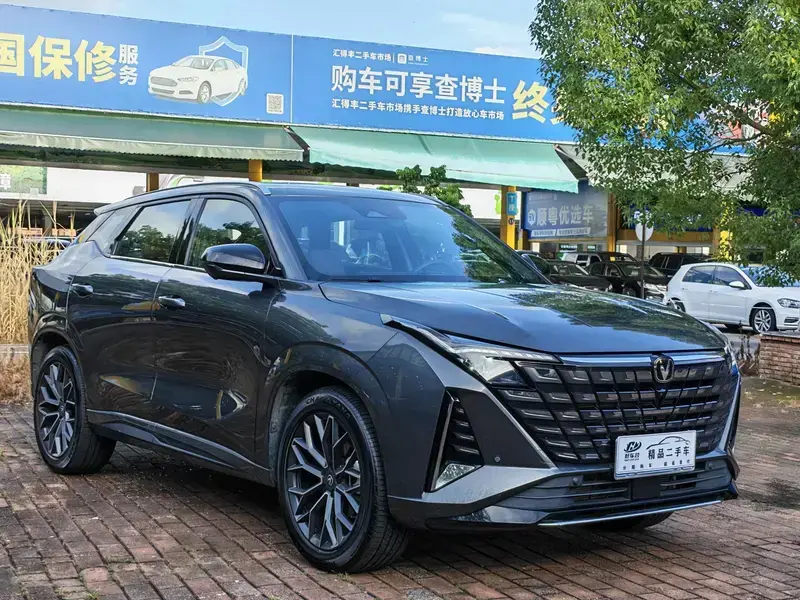 2025 Changan UNI-Z с пробегом 17 000 км