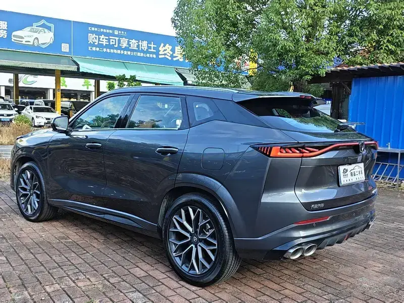 2025 Changan UNI-Z с пробегом 17 000 км