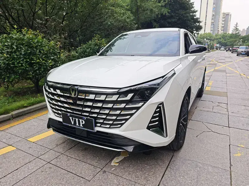 2025 Changan UNI-Z с пробегом 7 000 км