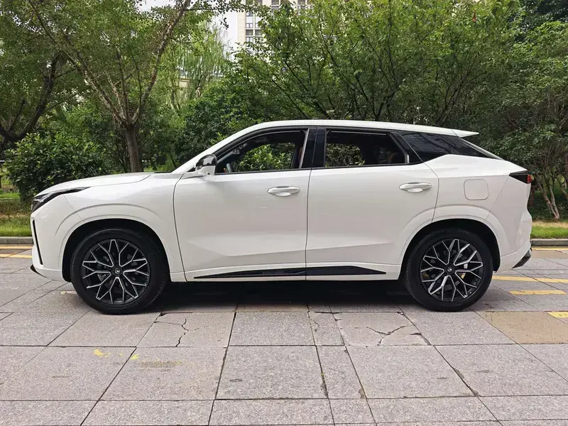 2025 Changan UNI-Z с пробегом 7 000 км