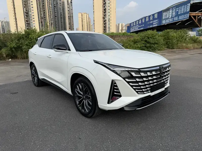 2025 Changan UNI-Z с пробегом 7 000 км