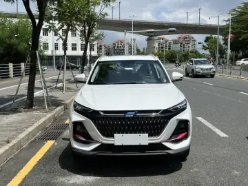 2023 Oshan X7 Plus с пробегом 15 000 км