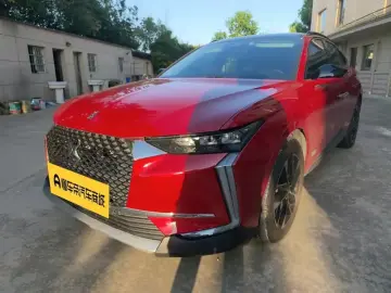 DS 4
