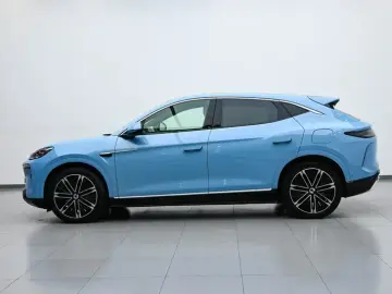 2024 Denza N7 с пробегом 24 900 км