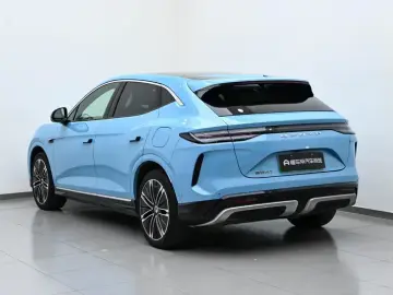 2024 Denza N7 с пробегом 24 900 км