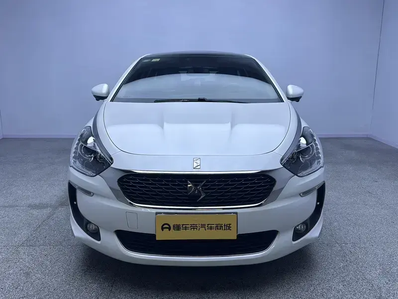 2015 DS 5 с пробегом 58 700 км