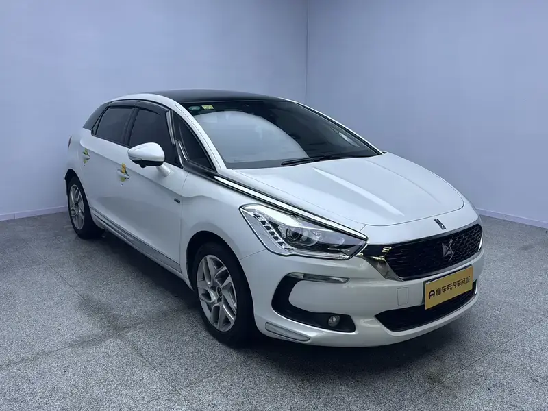2015 DS 5 с пробегом 58 700 км