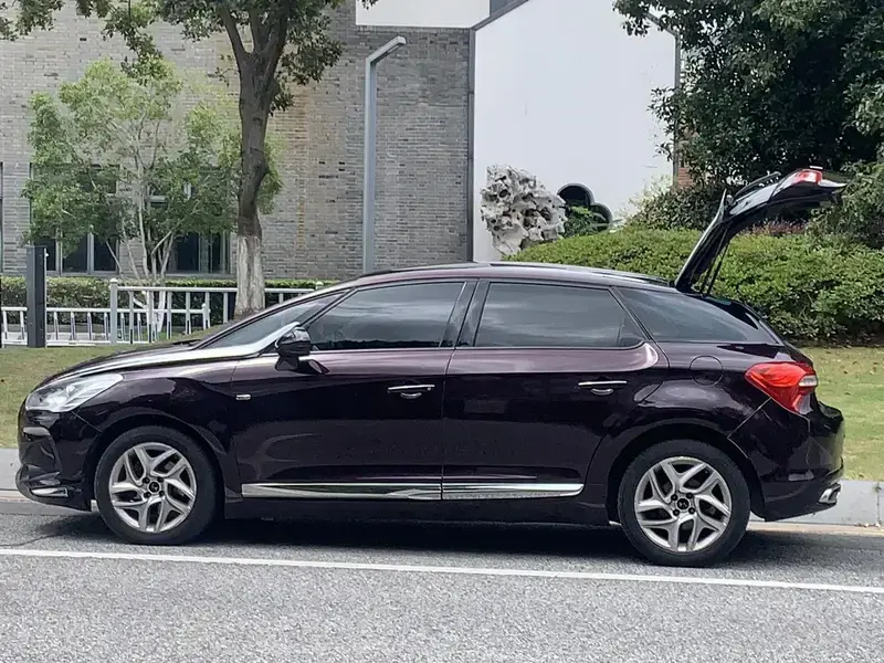 2015 DS 5 с пробегом 89 000 км