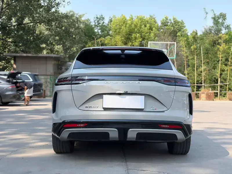 2025 Denza N7 с пробегом 36 000 км