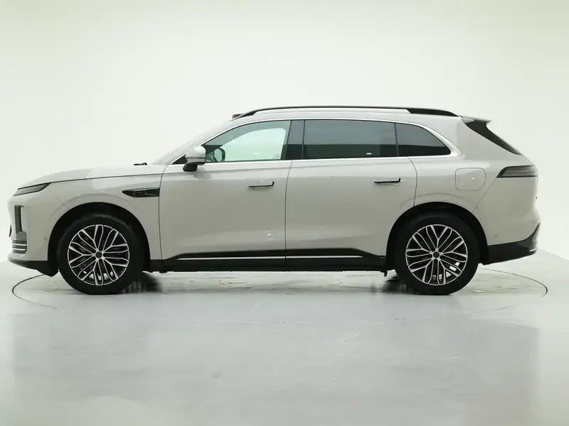 2026 Exeed EX7 с пробегом 17 300 км
