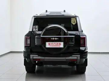 2025 BYD FangChengBao Leopard 8 с пробегом 16 900 км