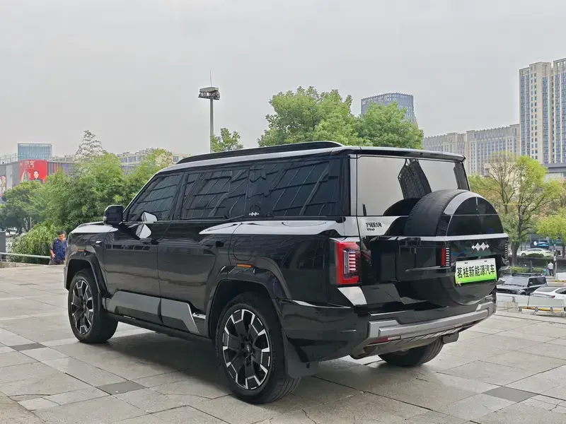 2025 BYD FangChengBao Leopard 8 с пробегом 79 000 км