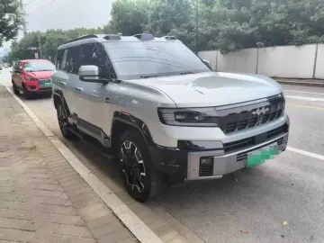 2025 BYD FangChengBao Leopard 8 с пробегом 27 000 км