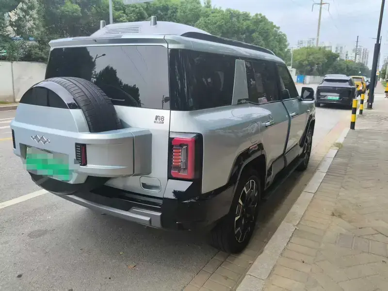 2025 BYD FangChengBao Leopard 8 с пробегом 27 000 км