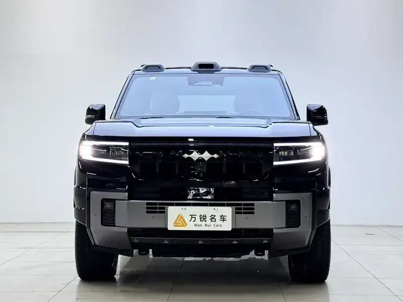 2025 BYD FangChengBao Leopard 8 с пробегом 14 000 км