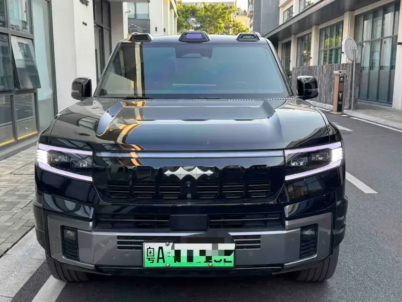2025 BYD FangChengBao Leopard 8 с пробегом 49 000 км