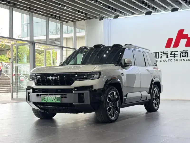 2025 BYD FangChengBao Leopard 8 с пробегом 32 000 км