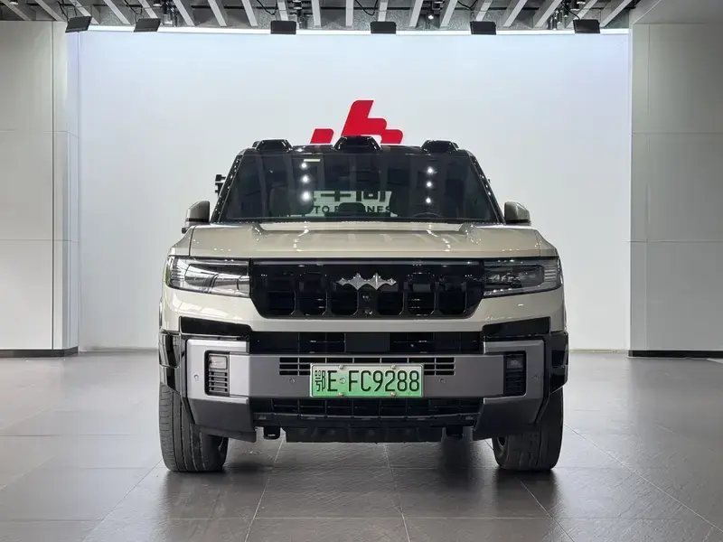 2025 BYD FangChengBao Leopard 8 с пробегом 32 000 км